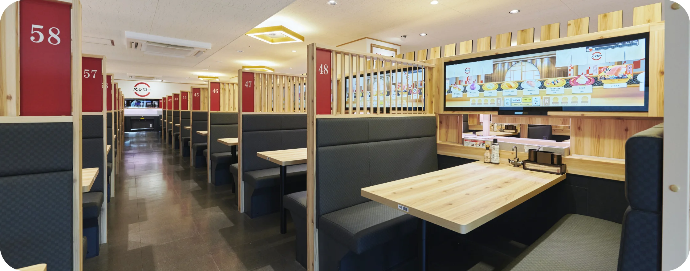デジタルレーンで注文する店内の様子